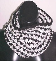 Hand Crochet Black/White Neck Warmer One Size #142 New - £9.77 GBP