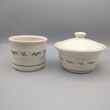 2 LONGABERGER Pottery Woven Traditions Holly Small Crock Small Covered D... - $564.33 MXN