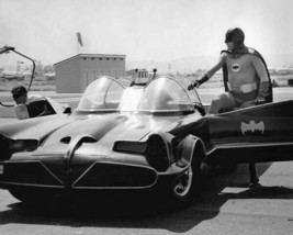 Batman TV series Adam West &amp; Burt Ward exit the Batmobile at airport 8x10 photo - £7.67 GBP