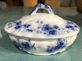 Vintage Small Johnson Bros Flow Blue Manhattan Covered Serving Dish Lid/Insert - £97.32 GBP