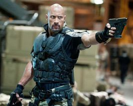 Dwayne Johnson G.I. Joe Retaliation Pointing Gun 8x10 Photo - £7.79 GBP