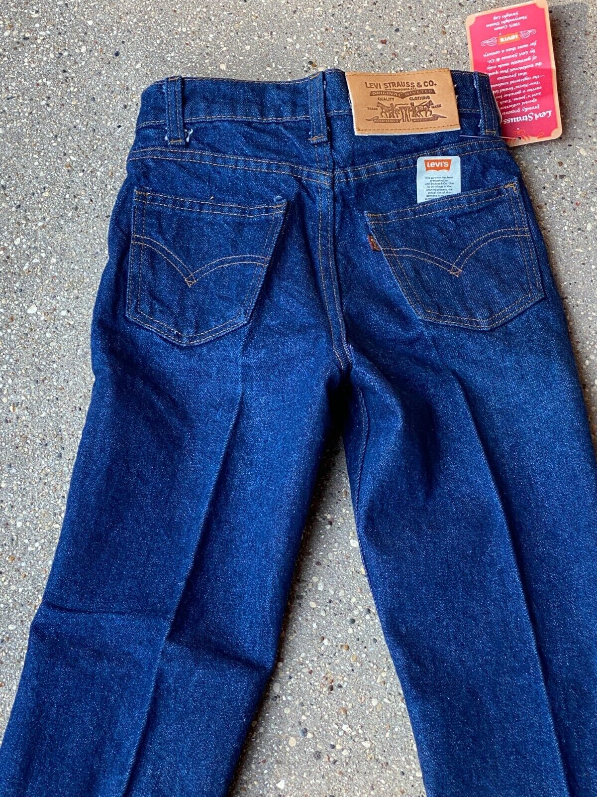 Levi's 309-0216 Student Fit Straight Leg 1982 Jeans 25 1/2w X 24 1/2L TALON New - $47.52