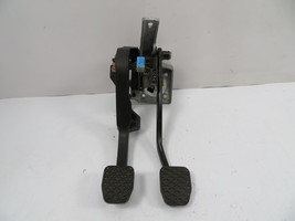 BMW Z3 E36 Pedal Box, Brake &amp; Clutch Pedals 1164842 - $123.74