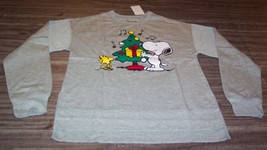 WOMEN&#39;S TEEN PEANUTS SNOOPY CHRISTMAS TREE Crew Sweatshirt SMALL NEW w/ TAG - $29.70