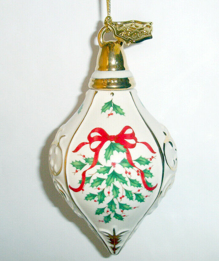 Primary image for Lenox Holiday Spire Ornament Christmas 2017 Holly & Berry Motif New