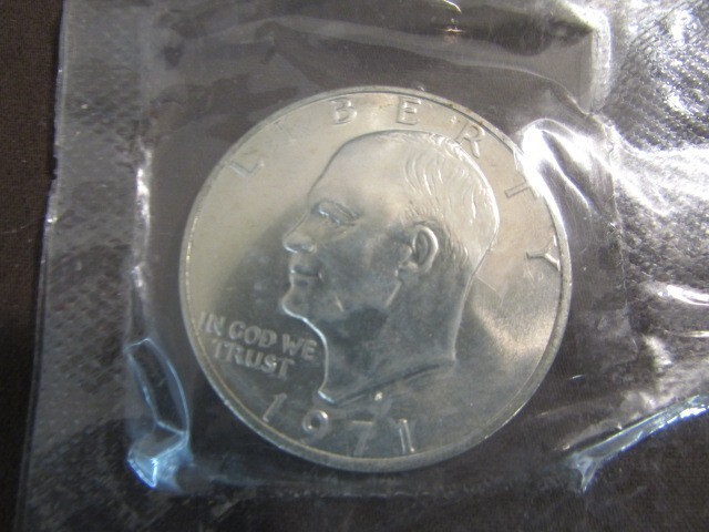 EISENHOWER UNCIRCULATED SILVER DOLLAR 1971+BLUE TOKEN SEALED IN SHRINK W... - $8.90
