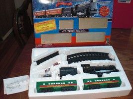 North Pole Express Battery Operated Train Set 29 Pieces NEW OPEN BOX eztec - £23.74 GBP