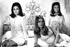 Valley of the Dolls 4x6 inch photo Barbara Parkins Sharon Tate Patty Duke on bed - £3.82 GBP