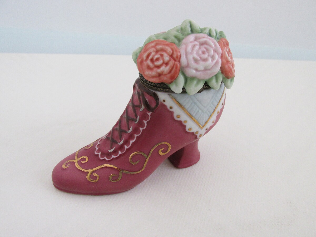 Vintage Collectible Hand Painted Ceramic Hinged Victorian Shoe - $13.00