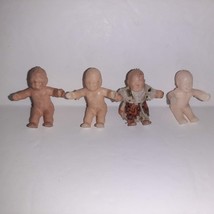 Vtg Renwal Dollhouse Baby x4 Rubber Plastic Babies 1&quot; Sitting - £8.03 GBP