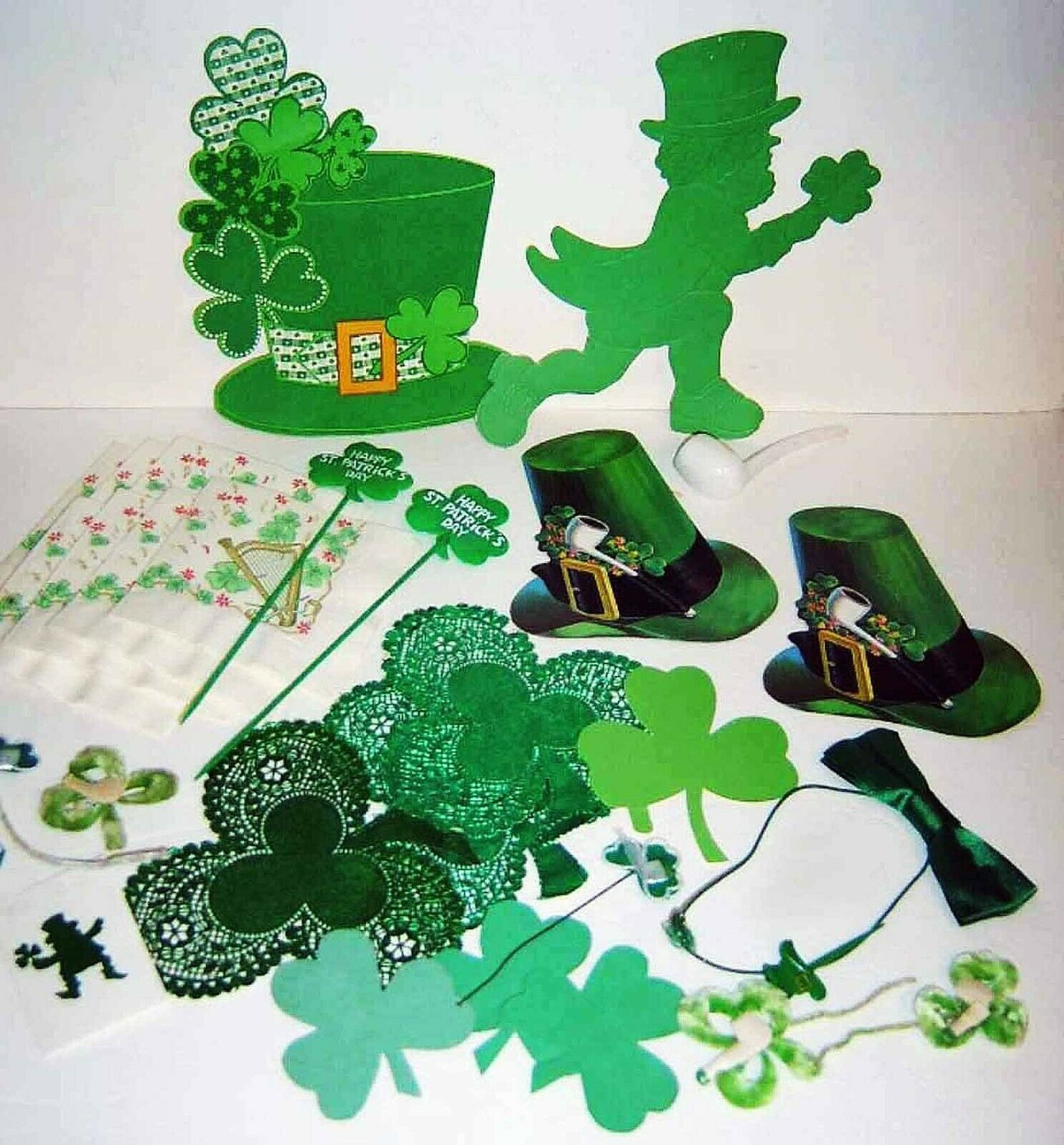ST. PATRICK'S DAY  Decorations - Vintage Lot Pipes, Bow Tie, Clovers, Pins, More - £15.66 GBP