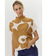 Camel Big Flower Pattern Stand Neck Short Sleeve Sweater - $357.04 MXN