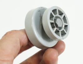 03-2009 mercedes w211 e320 e350 front bumper side mount guide round - $18.87