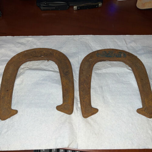 Primary image for Vintage Set of 2 Roberts Forged Official Pitching Horseshoes 2lb 10oz each USA