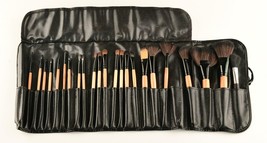 *23 Piece Makeup Brush Set With Black Case - $175.05 MXN