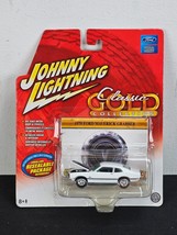 Johnny Lightning Classic Gold 1970 Ford Maverick Grabber White - $24.70