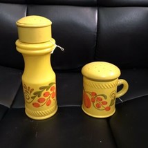 Vintage Avon Salt &amp; Pepper Shakers Pennsylvania Dutch Yellow Orange ‘70s Kitschy - £7.47 GBP