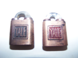 2 Vintage YALE Y&amp;T Antique Brass Key Padlock Yale &amp; Towne 1.25x1.75 Lock No Key - £35.00 GBP