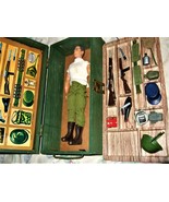 G. I. JOE Vintage 1960s Foot Locker with equipment and a G I Joe in Uniform - $2,235.17 MXN