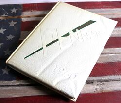 Vintage 1960 Pennant Houston John Reagan Senior High School Yearbook - €16,89 EUR Vintage 1960 Pennant Houston John Reagan Senior High School Yearbook - €16,89 EUR