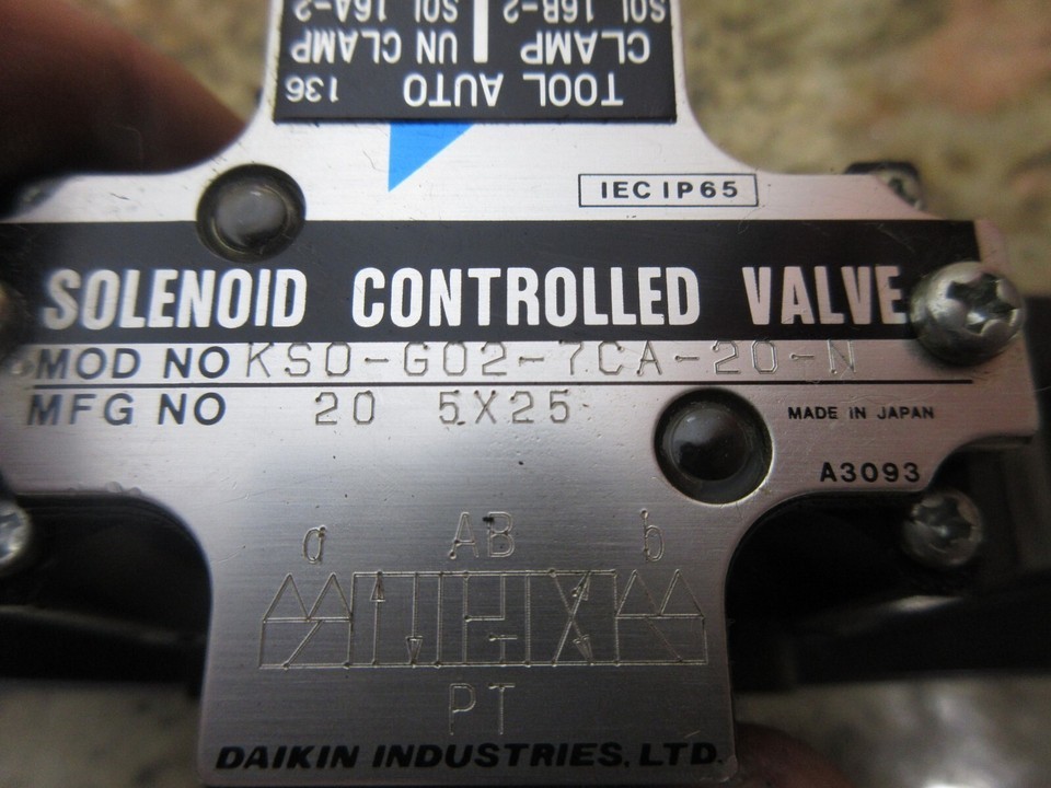 DAIKIN SOLENOID CONTROLLED VALVE KSO-G02-7CA-20-N MFG 20 5X25 A3093 Item image 2