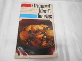 Old Vtg 1969 Pillsbury A Treasury Of Bake Off Favorites Cookbook Cook Book Recip - £15.91 GBP