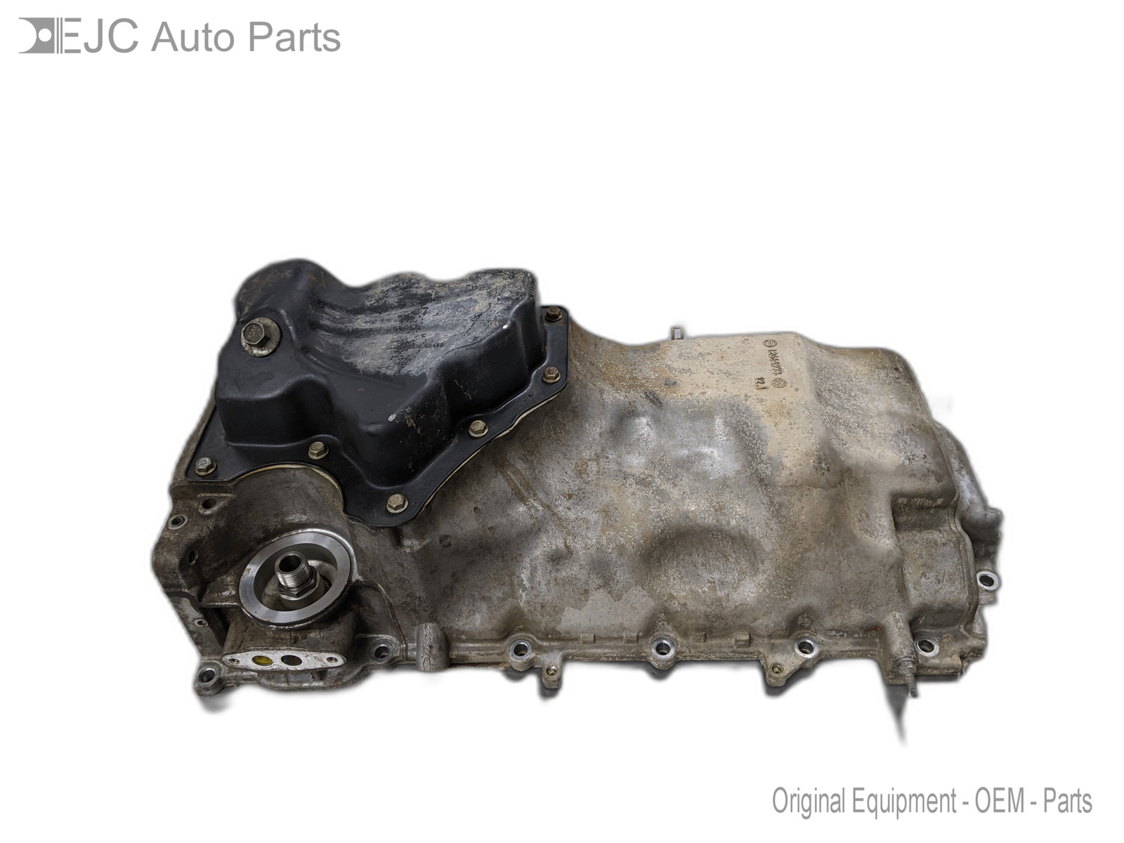 Engine Oil Pan From 2015 GMC Yukon  5.3 12664973 4WD - $148.45