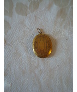 Pretty Vintage Oval Locket ~ Pendant  - $9.00