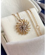 Vintage Inspired Alfieri St. John Sunburst Pendant In White And Yellow Gold - €2.081,79 EUR