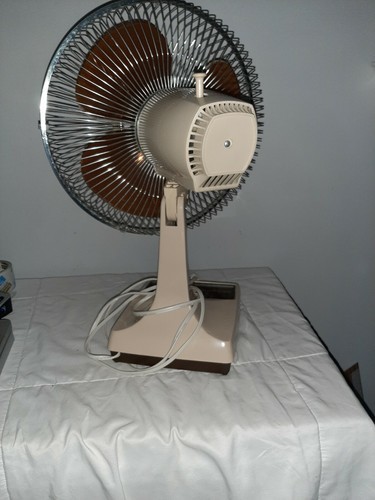 Vintage Galaxy FAN 12” Amber Blade 3-Speed Oscillating Fan Item image 4