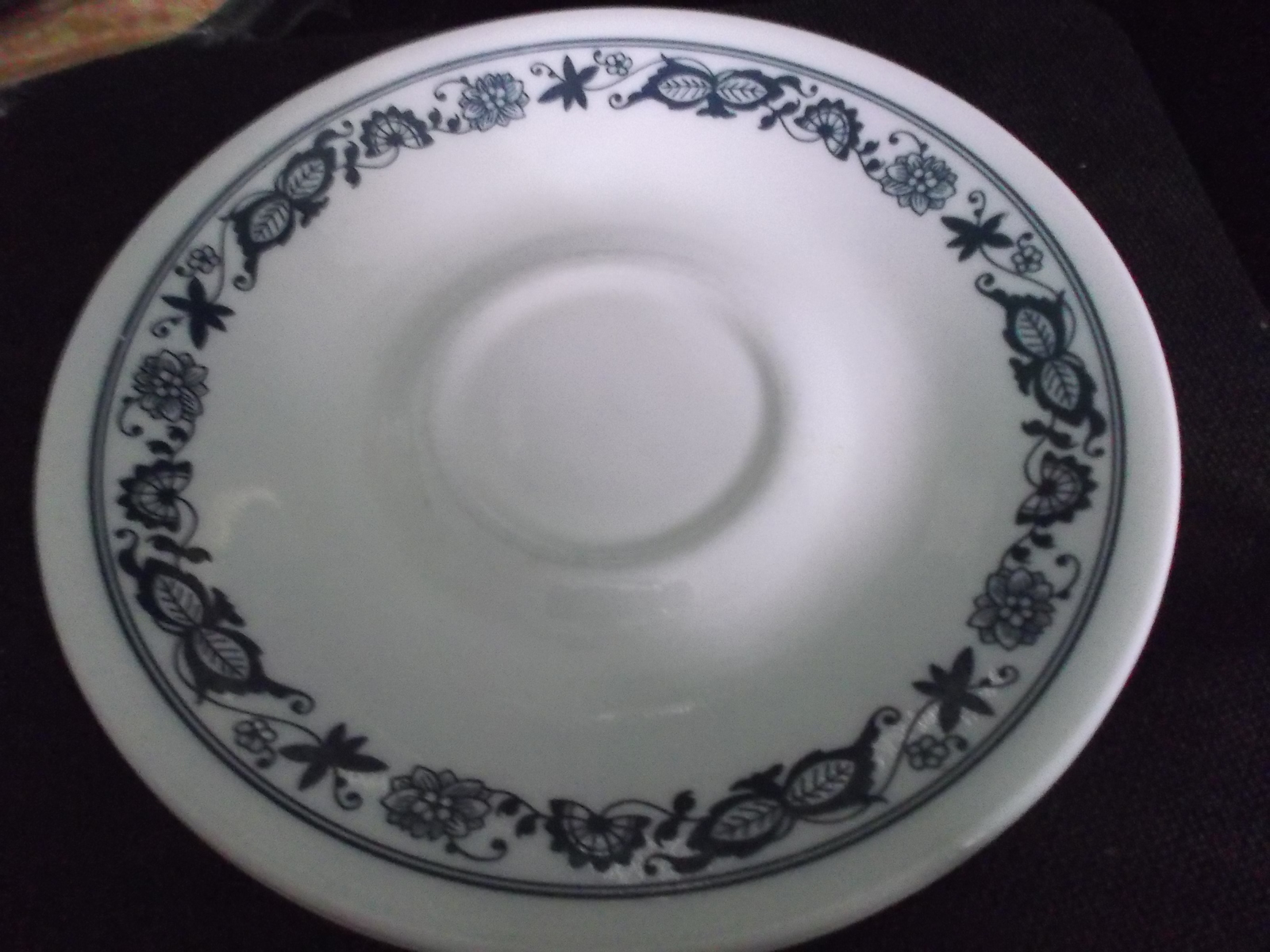 Corelle Old Town Blue Flower Pattern Saucers (4) - £15.98 GBP