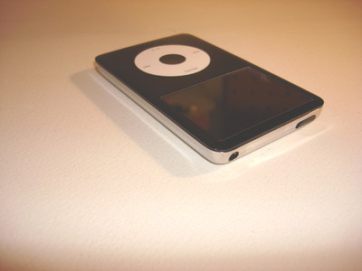APPLE iPOD  CLASSIC  7TH GEN.  CUStOM BLACK  128GB. SSD  DRIVE...NEW BATTERY... Item image 4