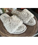 Hello Soho Women’s Slippers Light Gray XL 9.5/10.5 - $15.49 CAD