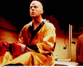 Pulp Fiction Bruce Willis as Butch in boxing robe &amp; gloves 8x10 inch photo - £7.70 GBP