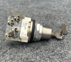 Allen Bradley 800T-J50 Selector Switch With Key Used - $69.29