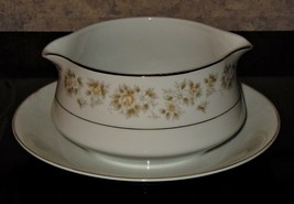 RW Royal Wentworth Caroline Gravy/Sauce Boat &amp; Underplate 8702 Japan Fine China - £27.17 GBP