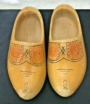 Vintage Wooden Shoes Approximate Girls Size 4.5 Hand Painted  - £22.55 GBP