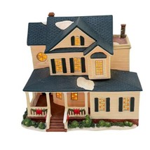 Heartland Valley Village Ceramic Lighted Victorian White House O&#39;Well 20... - £52.43 GBP