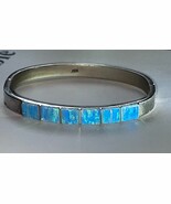 Vintage Handmade Mexico BEAUTIFUL Hinged Sterling Silver Bangle Bracelet - $129.00