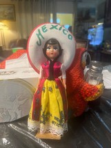 Vintage 1960s  Mexican Souvenir Folk Art Dolls Man &amp; Woman Sombrero Hand... - £15.46 GBP