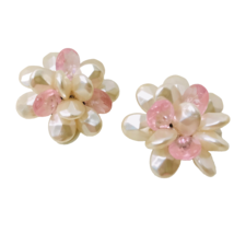 Vintage 1980’s Faux Pearl &amp; Pink Bead Button Cluster Style Clip On Earrings - $246.56 MXN