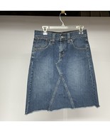 LEVIS blue denim skirt dark wash Size 6, Raw Edge, A-Line NWOT - $422.74 MXN