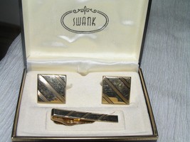 Vintage SWANK Goldtone Etched Stripe Square Cuff Links &amp; Matching Tie Clip in - £9.56 GBP