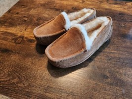 UGG Toddler Ascot Slipper - Size 13 (SMALL) USA - U3 - £45.57 GBP