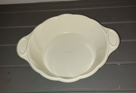 Wilton Round Non Stick Metal Serve Ware Pan 8.5 x 9&quot;  1.5 Qt Red and White - $24.99