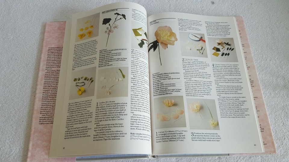Silk Flowers: Making and Arranging Ribbon Flowers By Anne Hamilton, Kathleen Wh Item image 4
