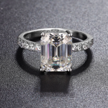 Luxury 18K 925 Sterling Sliver 4CT Exquisite Emerald Cut Moissanite Ring - £180.91 GBP
