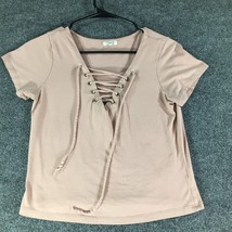 Heart &amp; Hips Juniors Top Size Large Short Sleeve Lace Up Neck Top - $5.93