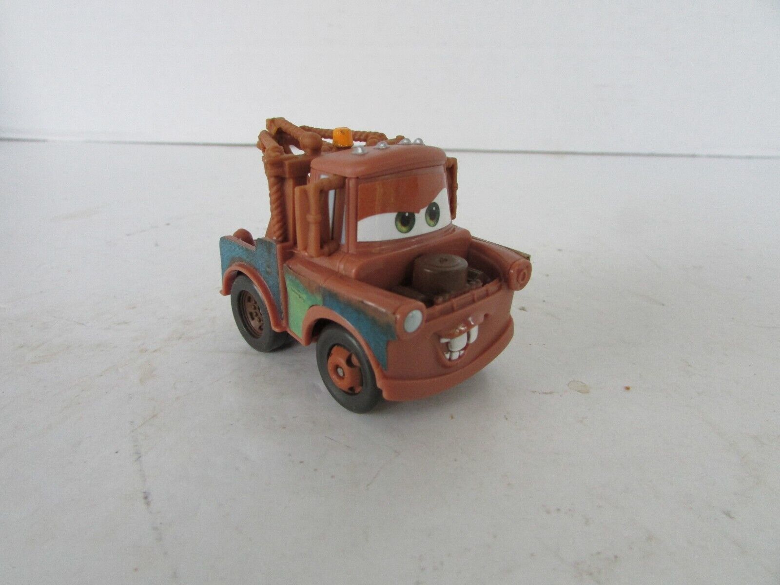 MATTEL V3020 DISNEY PIXAR CARS MATER TOWTRUCK BROWN PLASTIC H5 - $2.80