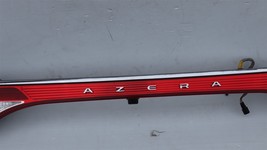 2012-17 Hyundai Azera Trunk Lid Center Taillight Combination Lamp Panel image 3